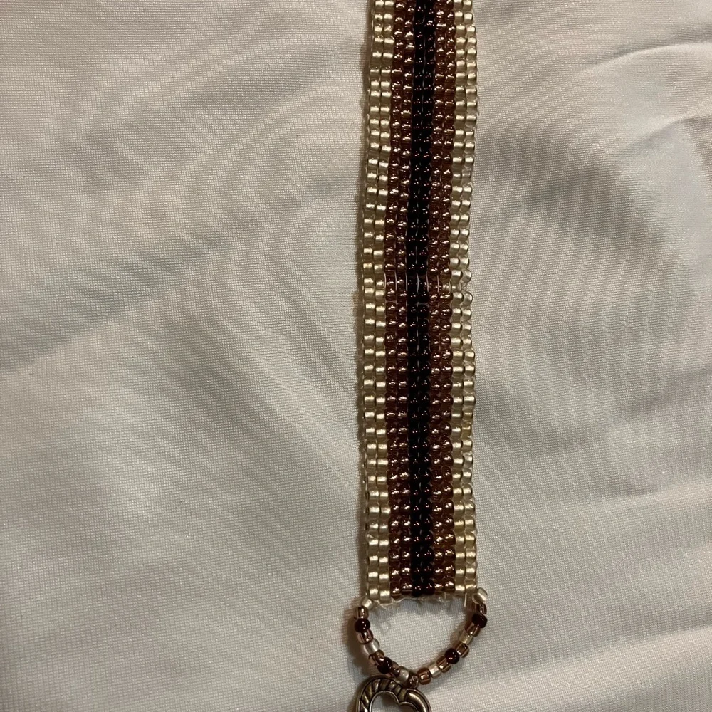Beaded handmade loomed glass bead bracelet with heart clasp 6” wrist